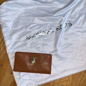 Michael Kors wallet!!